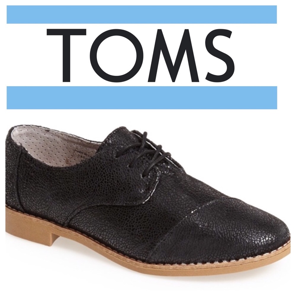 Toms Women’s Black Cracked Leather Laced Loafers